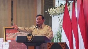 Presiden-Hadiri-Penyerahan-Uang-Hasil-Korupsi-CPO_20251020_170438.jpg
