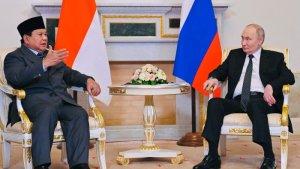 Presiden-Prabowo-Subianto-berbincang-dengan-Presiden-Vladimir-Putin.jpg