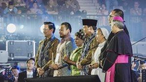 Presiden-Prabowo-Subianto-foto-bersama-tokoh-agama-dalam-Perayaan-Natal-Nasional-2024.jpg