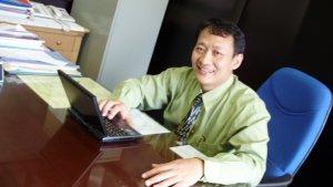 Prof-Adi-Sulistiyono-Guru-Besar-Hukum-UNS.jpg