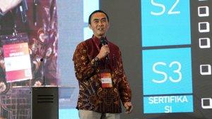 Prof-Dr-Sani-M-Isa-Direktur-BINUS-Graduate-Program.jpg
