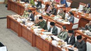 RAKER-DPR-RI-mensos-gus-ipul-paparan-anggaran.jpg