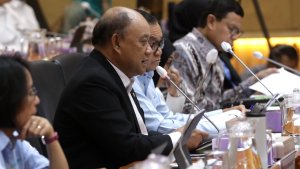 Raker-Komisi-IX-DPR-Bahas-Permasalahan-MBG_20251001_124613.jpg