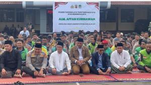 Ratusan-orang-berkumpul-di-Markas-Polres-Tasikmalaya.jpg