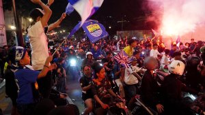 Ribuan-Bobotoh-Konvoi-Persib-Juara-di-Kota-Bandung_20250510_203619.jpg