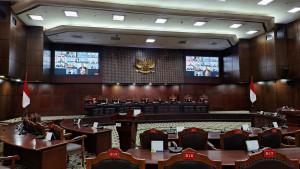 Ruang-Sidang-Utama-Mahkamah-Konstitusi.jpg