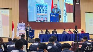 SINGLE-BAR-ADVOKAT-Penutupan-PKPA-Angkatan-VII-DPC-Peradi-Jakbar.jpg
