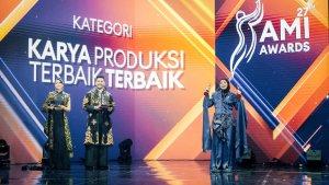 Salma-Salsabil-pemenang-AMI-Awards-ke-27-trofi-frank-co.jpg