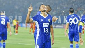 Selebrasi-Adam-Alis-setelah-mencetak-gol-di-laga-Persib-Bandung-vs-Selangor-FC.jpg