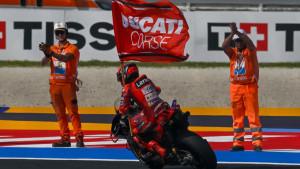Selebrasi-Marc-Marquez-MotoGP-San-Marino-2025.jpg