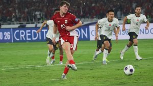 Selebrasi-Ole-Romeny-Usai-Bobol-Gawang-China_20250605_222814.jpg