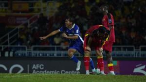 Selebrasi-pemain-Persib-Bandung-Adam-Alis-setelah-mencetak-gol-ke-gawang-Selangor-FC.jpg