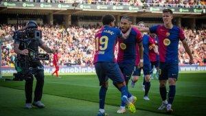 Selebrasi-winger-Barcelona-Raphinha-bersama-rekan-setimnya-saat-melawan-Celta-Vigo.jpg