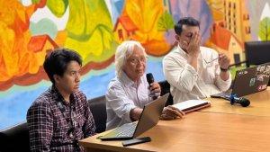 Seniman-senior-asal-Yogyakarta-Yos-Suprapto-tengah-321.jpg