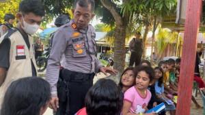 Seputar-Polri-AKP-Berlin-peduli-pendidikan-anak-anak-eks-PMI-di-perbatasan-Nunukan.jpg