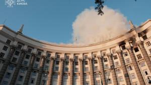 Serangan-Rusia-terhadap-kantor-pemerintahan-kabinet-menteri-Ukraina.jpg