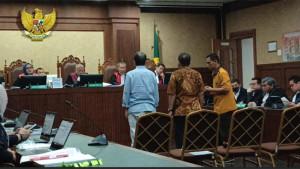 Sidang-perkara-korupsi-tata-kelola-minyak-mentah-22-Okt.jpg