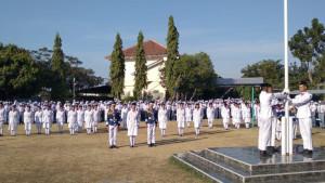 Siswa-SMAN-6-Surakarta-melaksanakan-upacara-untuk.jpg