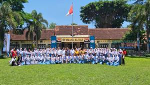 Siswa-di-wilayah-pelabuhan-belajar-bersama-dalam-program-pendidikan-setara.jpg