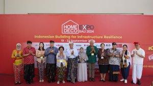 Siti-Nur-Azizah-tengah-berjilbab-hadir-di-Home-Deco-Expo-2024.jpg