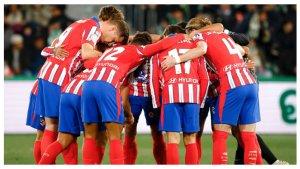 Skuad-Atletico-Madrid-ketika-bersatu-sebelum-menjalani-laga.jpg