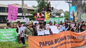 Solidaritas-Merauke-Demo-di-Kementerian-ATRBPN_3.jpg