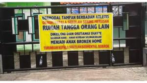 Spanduk-Berkonten-Sensitif-Terpasang-di-SD-Pekalongan.jpg