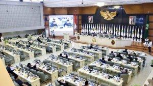 Suasana-Sidang-paripurna-DPR-Jabar-di-Gedung-DPRD-Jabar.jpg