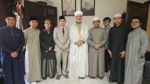 Syekh-Dr-Abdussalam-Rojih-bersama-anggota-PCINU-Suriah.jpg