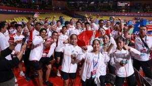 TIM-BADMINTON-INDONESIA-DI-PIALA-SUHANDINATA.jpg