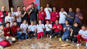 TIMNAS-TINJU-INDONESIA-dan-Menteri-Pemuda-dan-Olahraga-Menpora-Dito-Ariotedjo.jpg