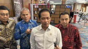 TUNGKU-BAKAR-Menteri-Lingkungan-Hidup-Hanif-Faisol-Nurofiq.jpg