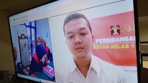 Terdakwa-Brigadir-Ade-Kurniawan-AK-mengikuti-persidangan-secara-online-321.jpg
