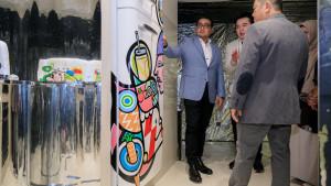 Teuku-Riefky-Harsya-saat-menghadiri-pembukaan-Indonesia-Design-Week.jpg