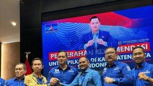 Trisal-Tahir-saat-mendapatkan-rekomendasi-maju-Pilkada-2024-dari-Partai-Demokrat.jpg
