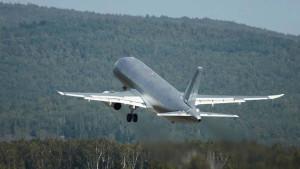 Uji-terbang-pesawat-Superjet-SJ-100-Rusia.jpg