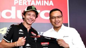Valentino-Rossi-bersama-Dirut-Pertamina.jpg