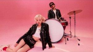 Video-musik-lagu-APT-dari-Rose-ft-Bruno-Mars-rg.jpg
