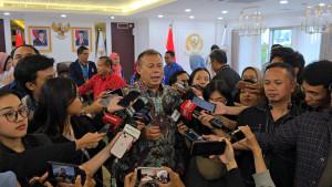 Wakil-Ketua-DPR-RI-Cucun-Ahmad-Syamsurijal-memberikan-pernyataan-ke-wartawan.jpg