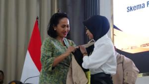 Wamen-Christina-Lepas-244-PMI-Program-G-to-G-ke-Korea-Selatan-Jadilah-Kebanggaan-Indonesia.jpg