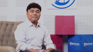 Wawancara-Khusus-dengan-Staf-Khusus-Milenial-Billy-Mambrasar_20241011_180345.jpg