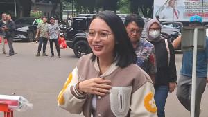Wika-Salim-mendatangi-Gedung-Ditreskrimsus-Polda-Metro-Jaya-Jakarta.jpg