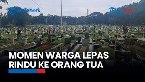 ZIARAH-KUBUR-Warga-berziarah-ke-makam-orang-tua-di-TPU-Tanah-Kusir.jpg