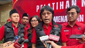 adian-napitupulu-pdip-23-juli.jpg
