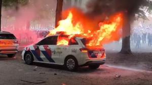 akan-gas-air-mata-dan-meriam-air-untuk-membu.jpg