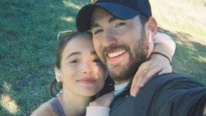 alba-baptista-dan-chris-evans-8.jpg