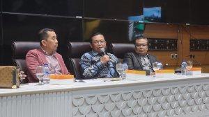 anggota-komisi-vi-dpr-ri-fraksi-partai-demokrat-herman-khaeron-tengah-dalam-diskusi.jpg