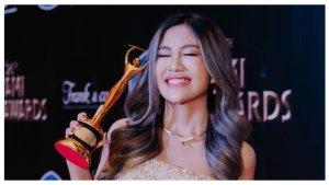 awdella-yang-baru-saja-mendapat-ami-awards.jpg