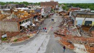 badai-tornado-melanda-sejumlah-wilayah-di-amerika-serikat.jpg