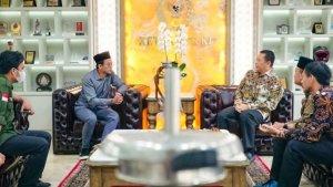 bamsoet-usai-menerima-pengurus-bem-ptnu-se-nusantara-di-jakarta-rabu-15223.jpg